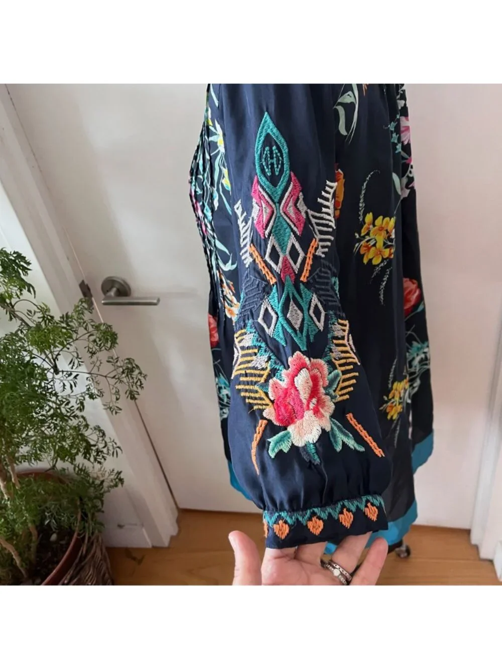 JOHNNY WAS Silk  Embroidered Navy Boho Dress/Tunic Size Small - Picture 6 of 9